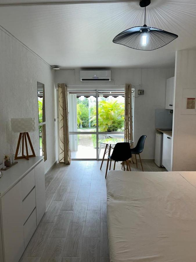 Superbe Studio Avec Piscine, Au Coeur De La Marina! Village Soleil ! Proche Aeroport & Ferry Le Gosier  Exterior foto