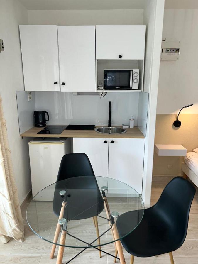 Superbe Studio Avec Piscine, Au Coeur De La Marina! Village Soleil ! Proche Aeroport & Ferry Le Gosier  Exterior foto