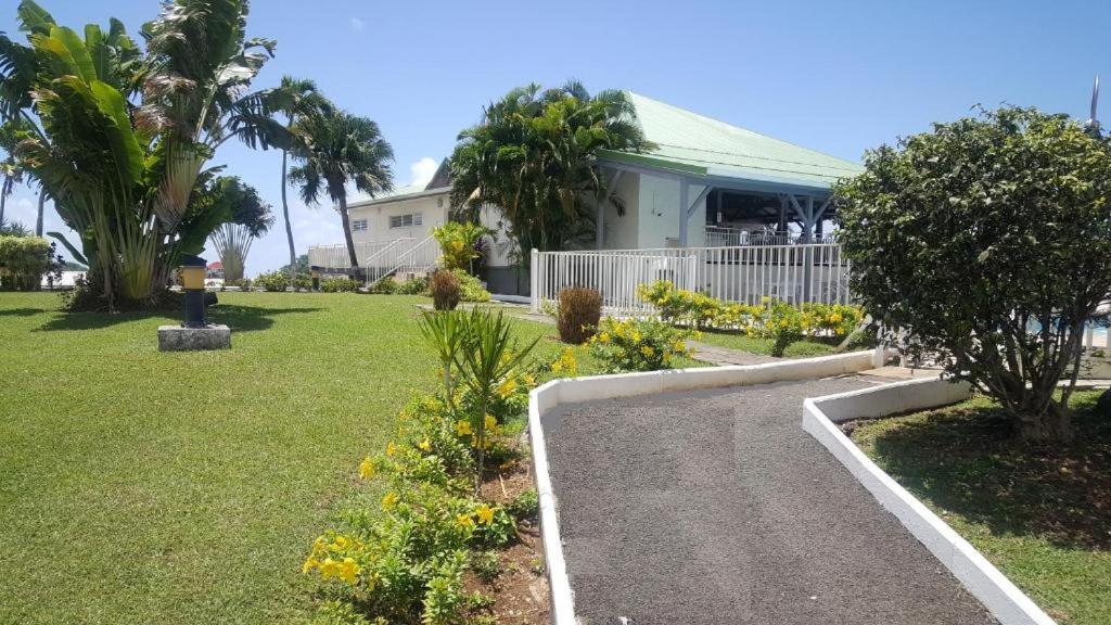 Superbe Studio Avec Piscine, Au Coeur De La Marina! Village Soleil ! Proche Aeroport & Ferry Le Gosier  Exterior foto