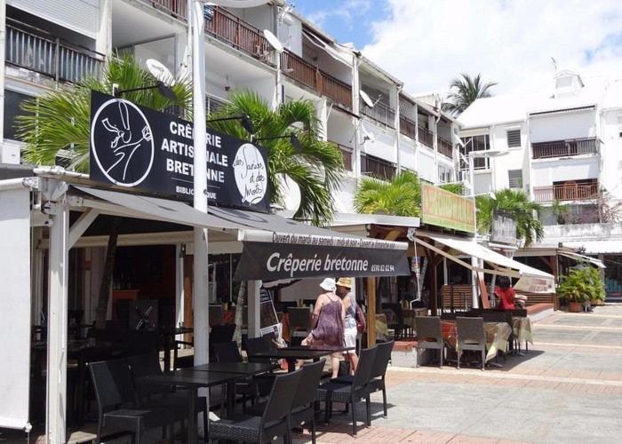 Superbe Studio Avec Piscine, Au Coeur De La Marina! Village Soleil ! Proche Aeroport & Ferry Le Gosier  Exterior foto