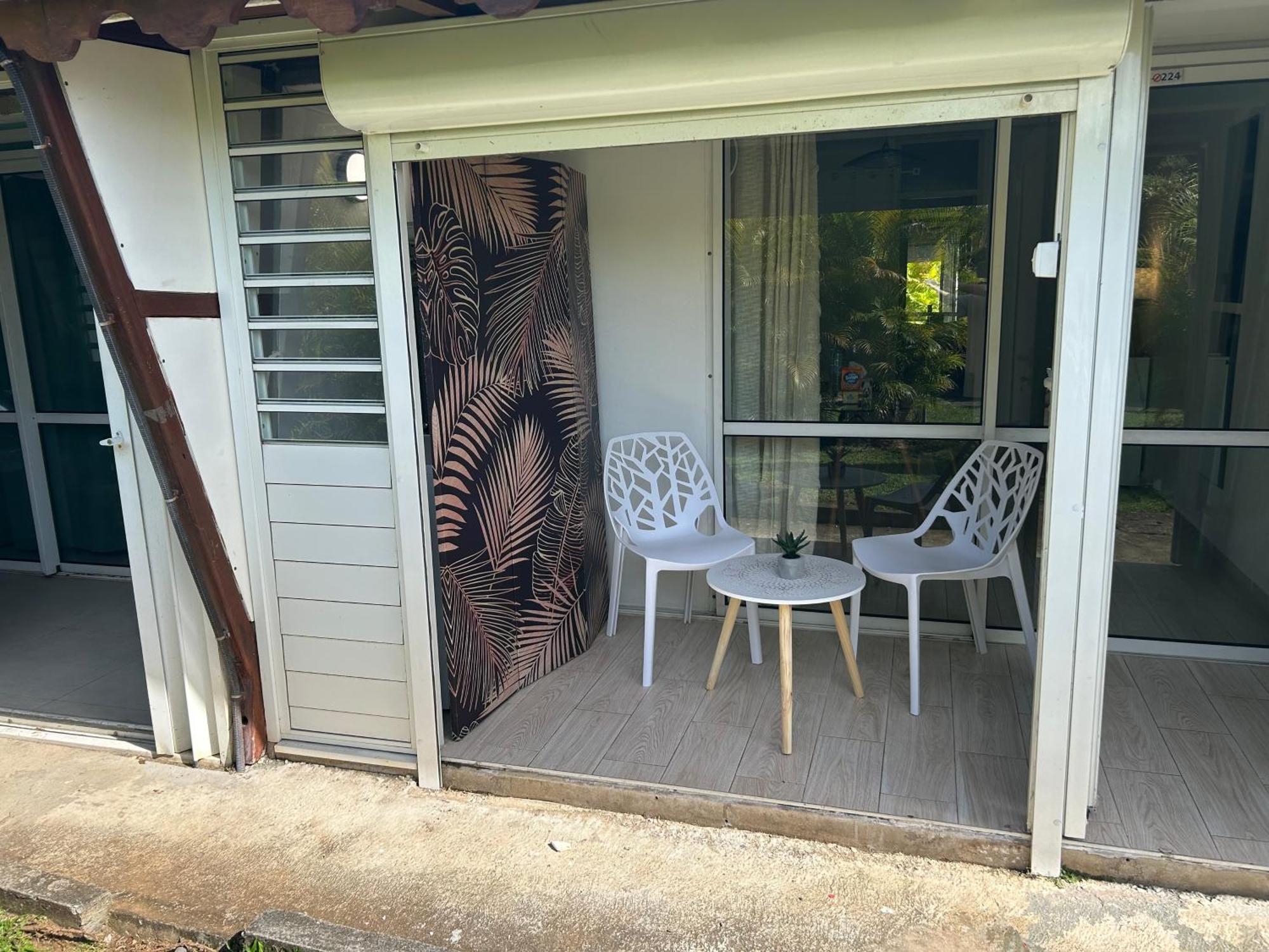 Superbe Studio Avec Piscine, Au Coeur De La Marina! Village Soleil ! Proche Aeroport & Ferry Le Gosier  Exterior foto